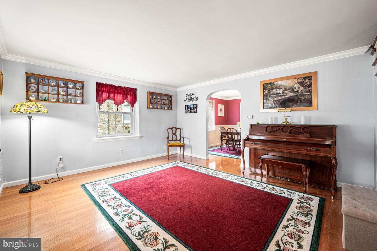481 Maplewood Road photo 3