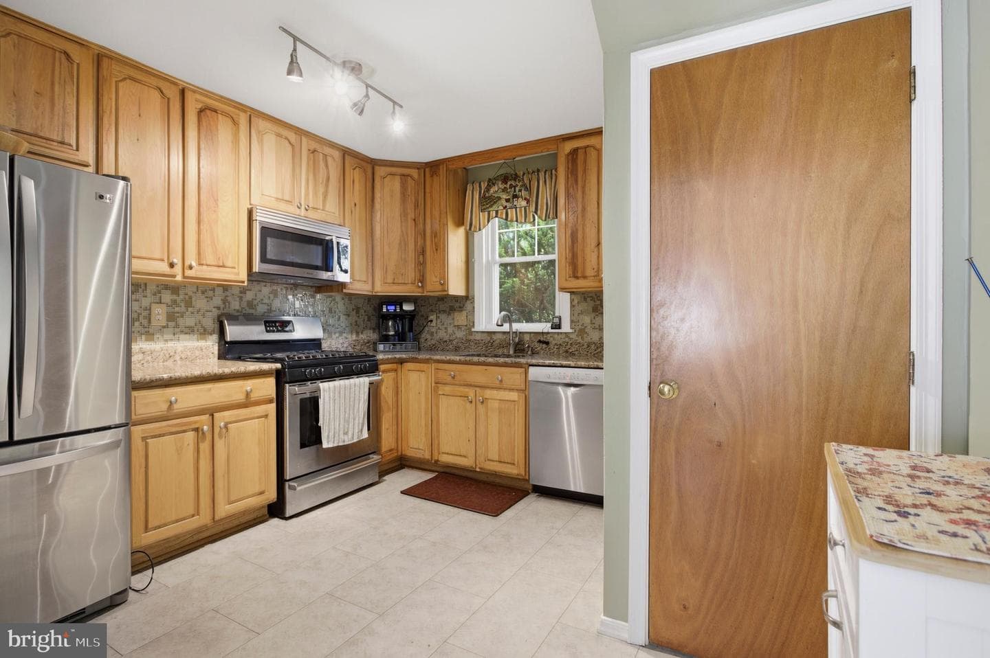 43 Lownes Lane photo 13
