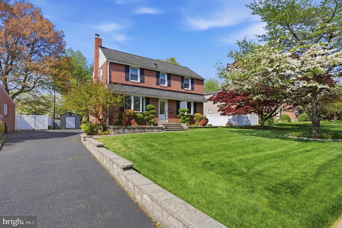 418 Colonial Park Drive photo 2