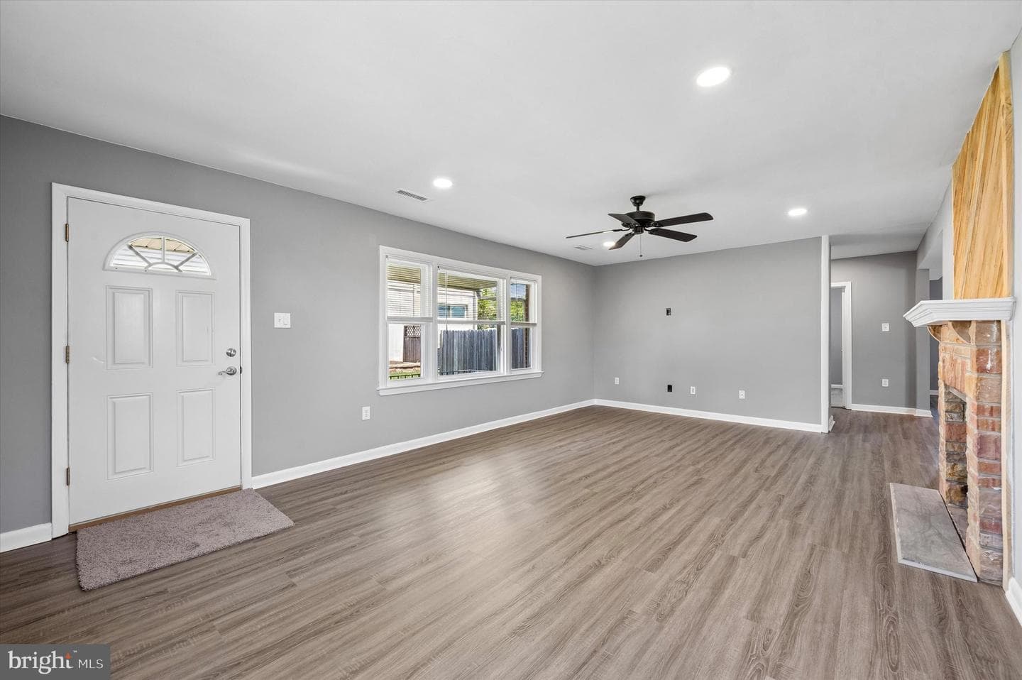 2211 Dickens Lane photo 3