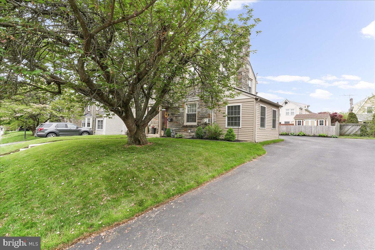 940 Turner Avenue photo 3