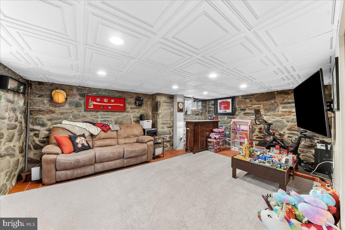940 Turner Avenue photo 31