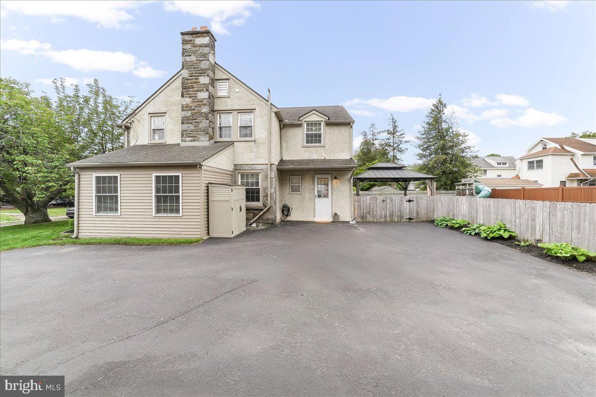940 Turner Avenue photo 33