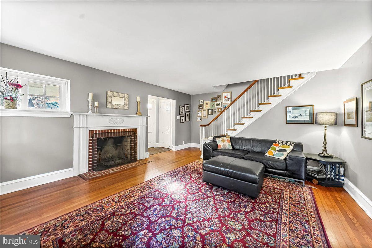 9 W Essex Avenue photo 5