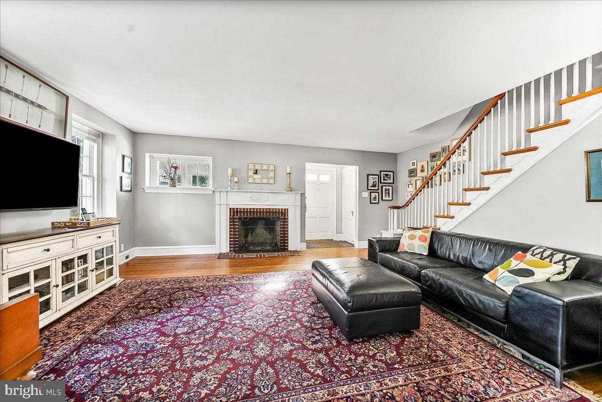 9 W Essex Avenue photo 6