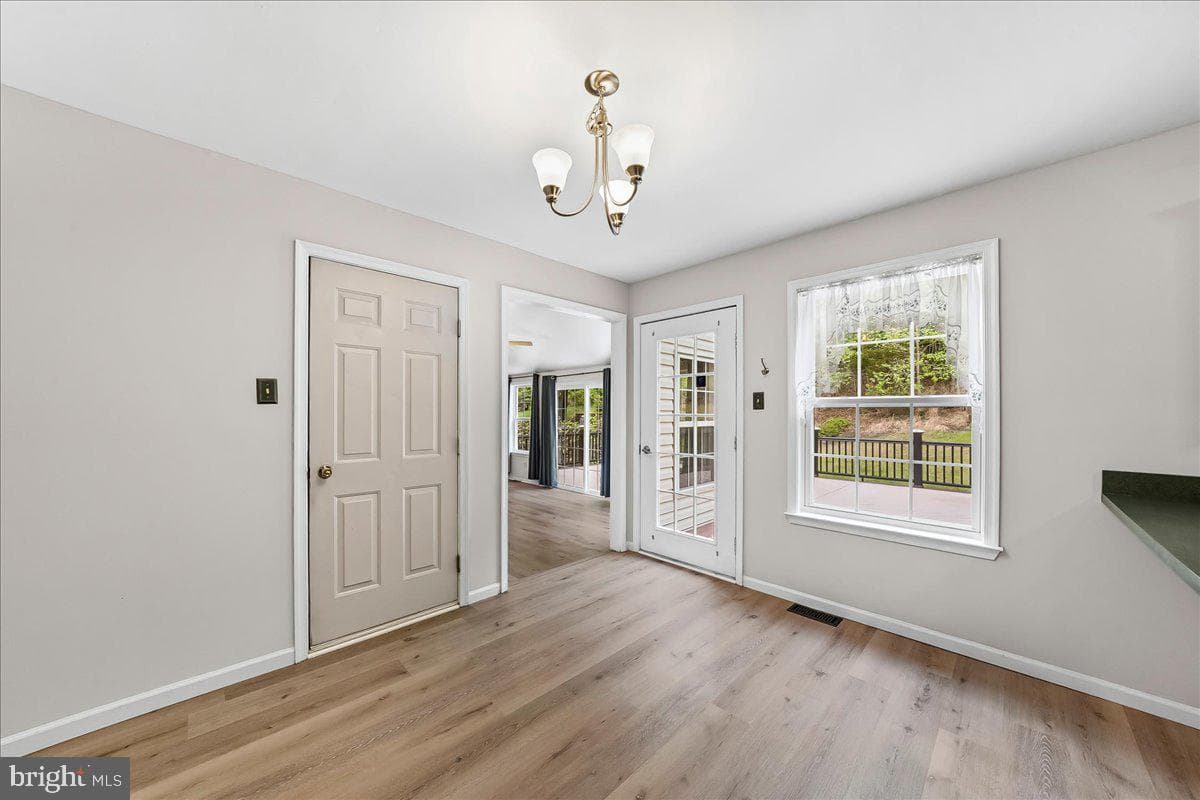 3174 William Road photo 16