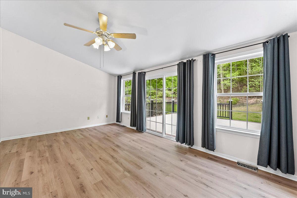 3174 William Road photo 18
