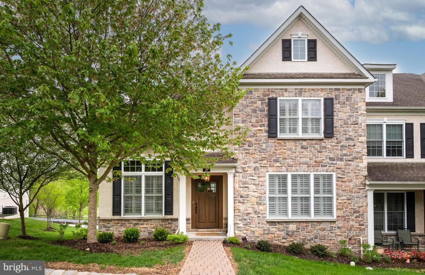 414 Ravenscliff Drive