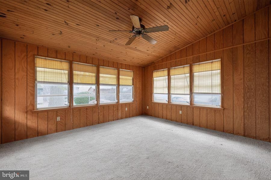 703 Tasker Street photo 9