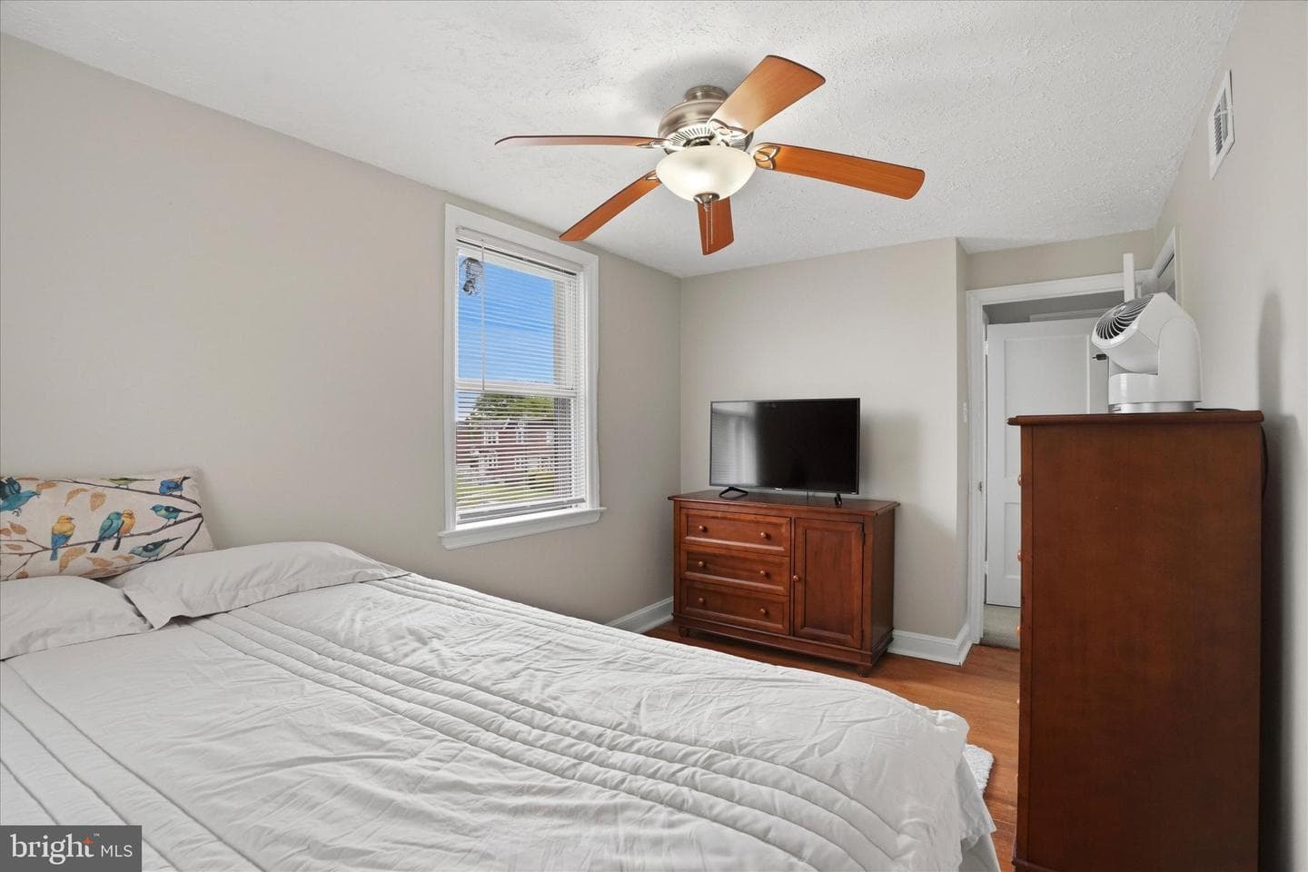 701 Rively Avenue photo 16