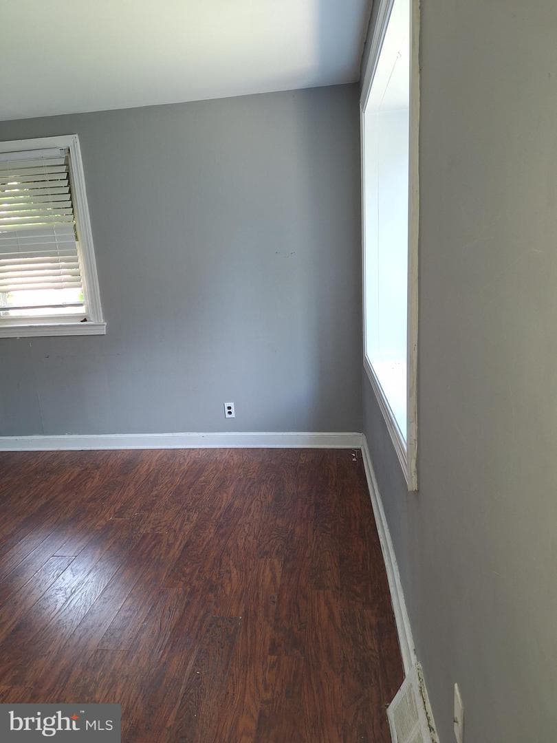 4017 Brunswick Avenue photo 2