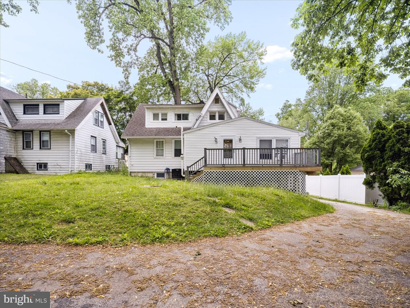 303 W Maryland Avenue photo 3
