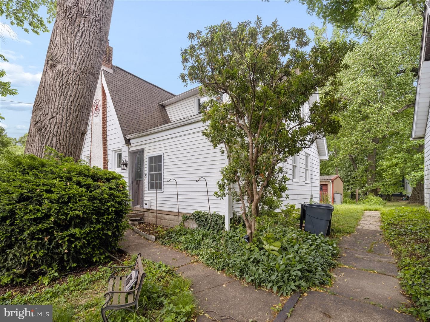 303 W Maryland Avenue photo 4