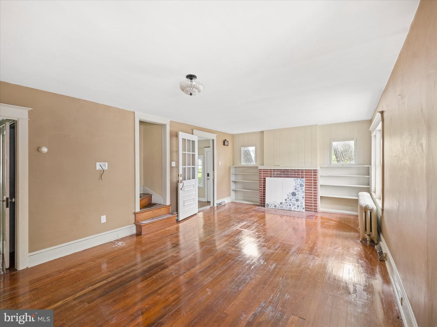 303 W Maryland Avenue photo 5