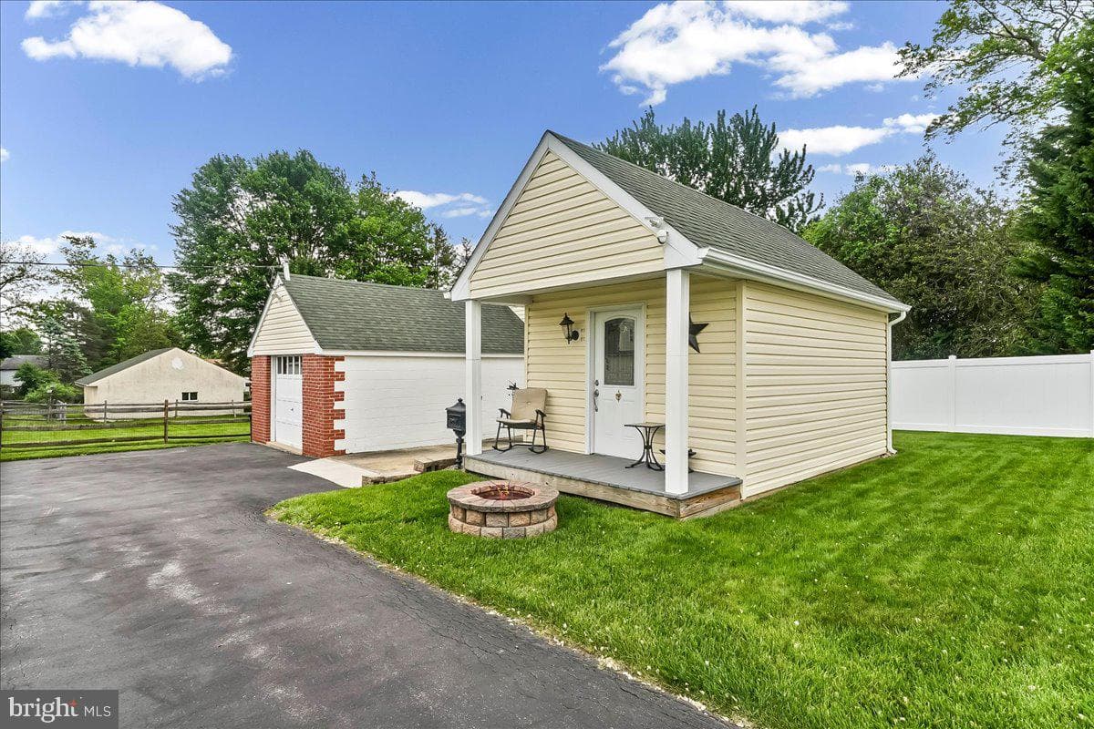 4110 Naamans Creek Road photo 5