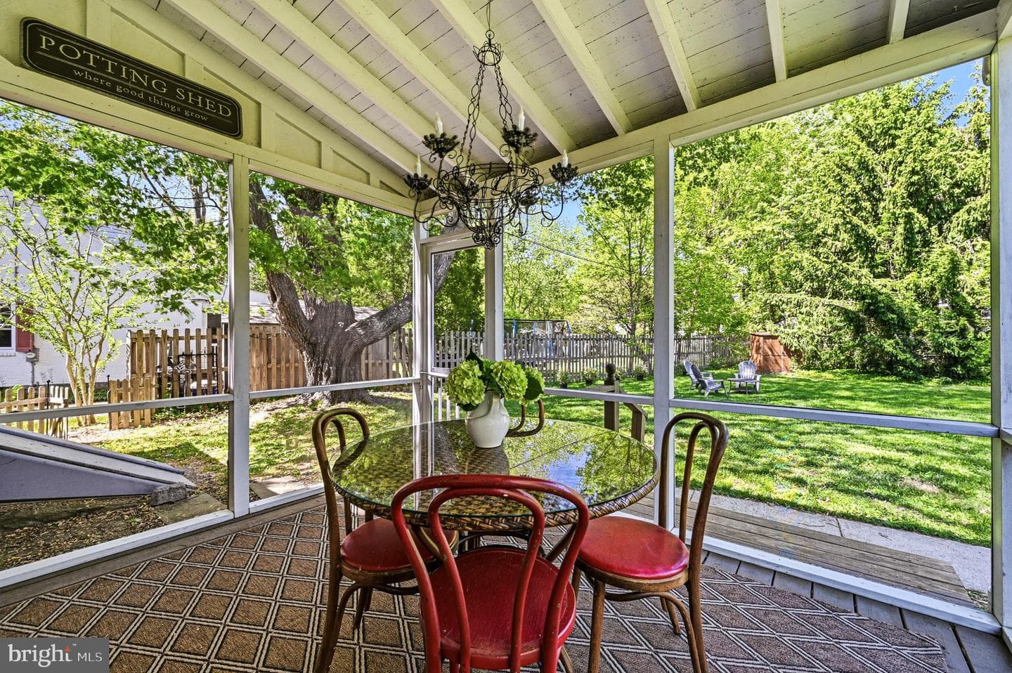 345 Haverford Pl photo 23