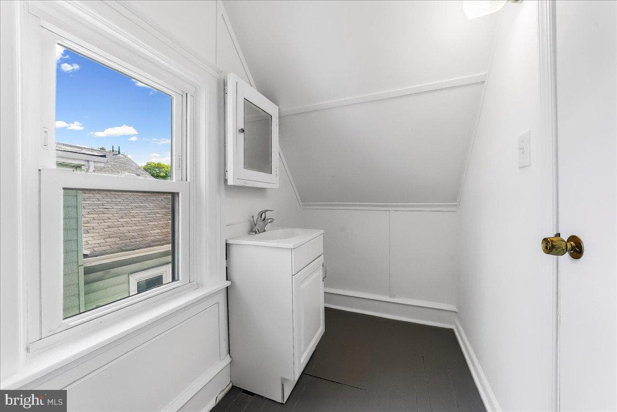3202 Marshall Road photo 20