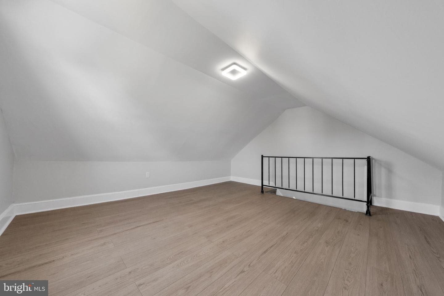 219 N Wycombe Avenue photo 45