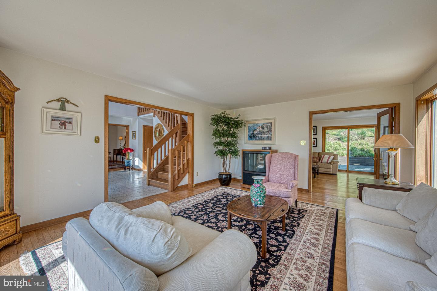635 N Heilbron Drive photo 23