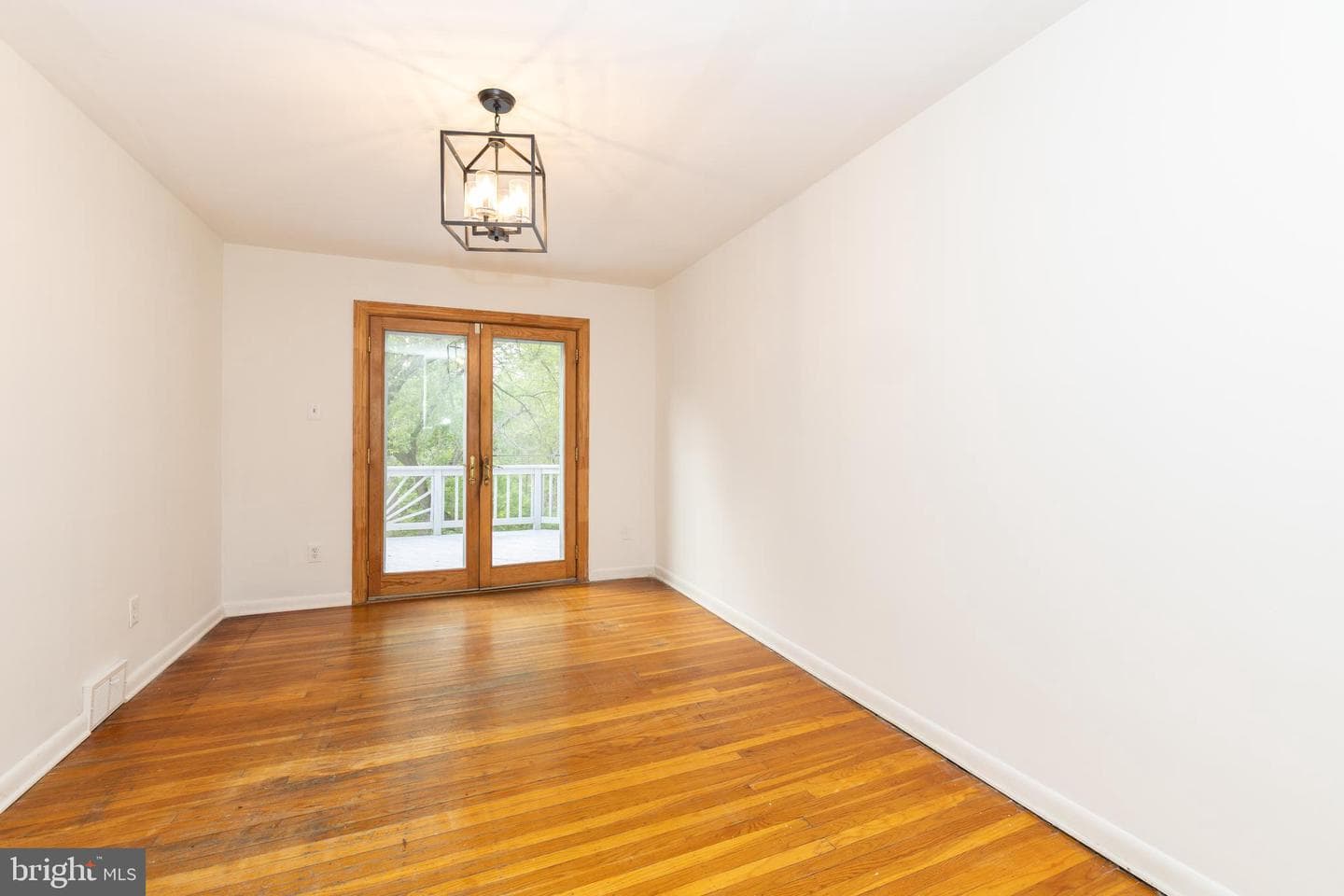 1420 Powell Road photo 12
