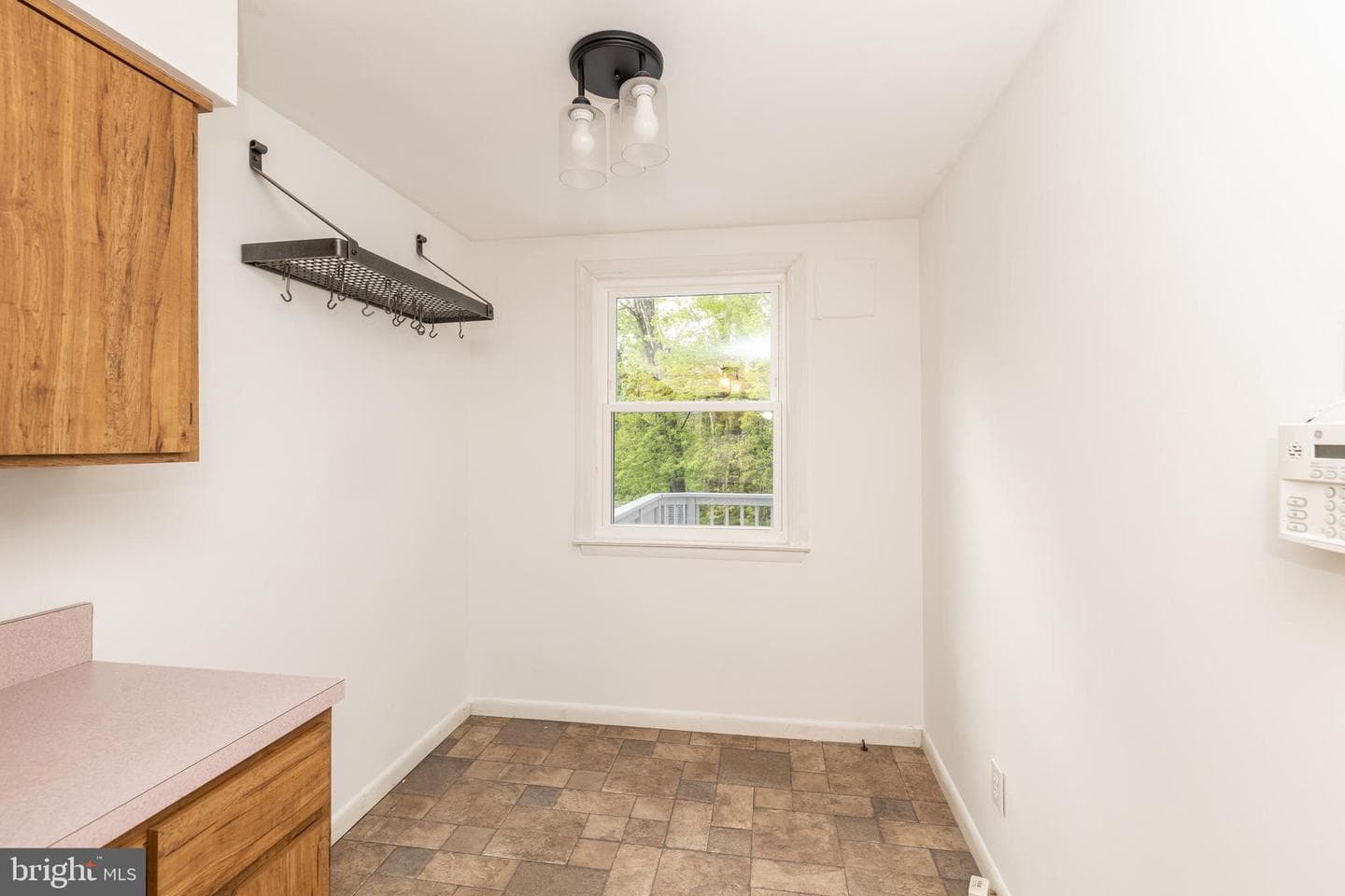 1420 Powell Road photo 19
