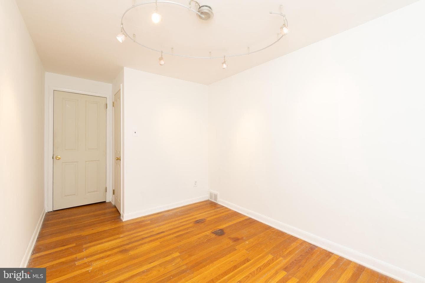 1420 Powell Road photo 26