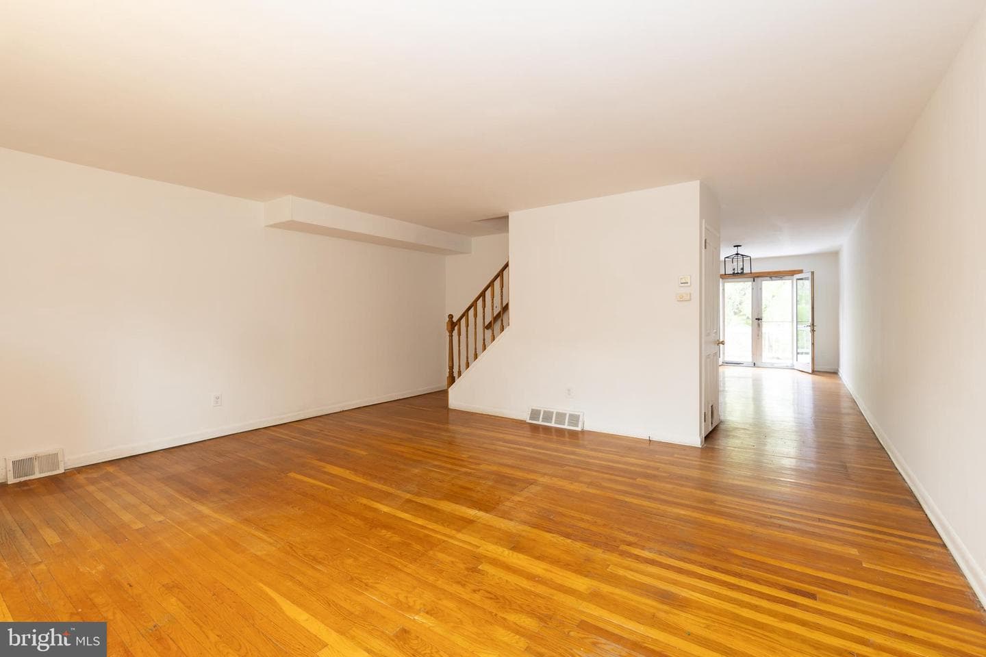 1420 Powell Road photo 6