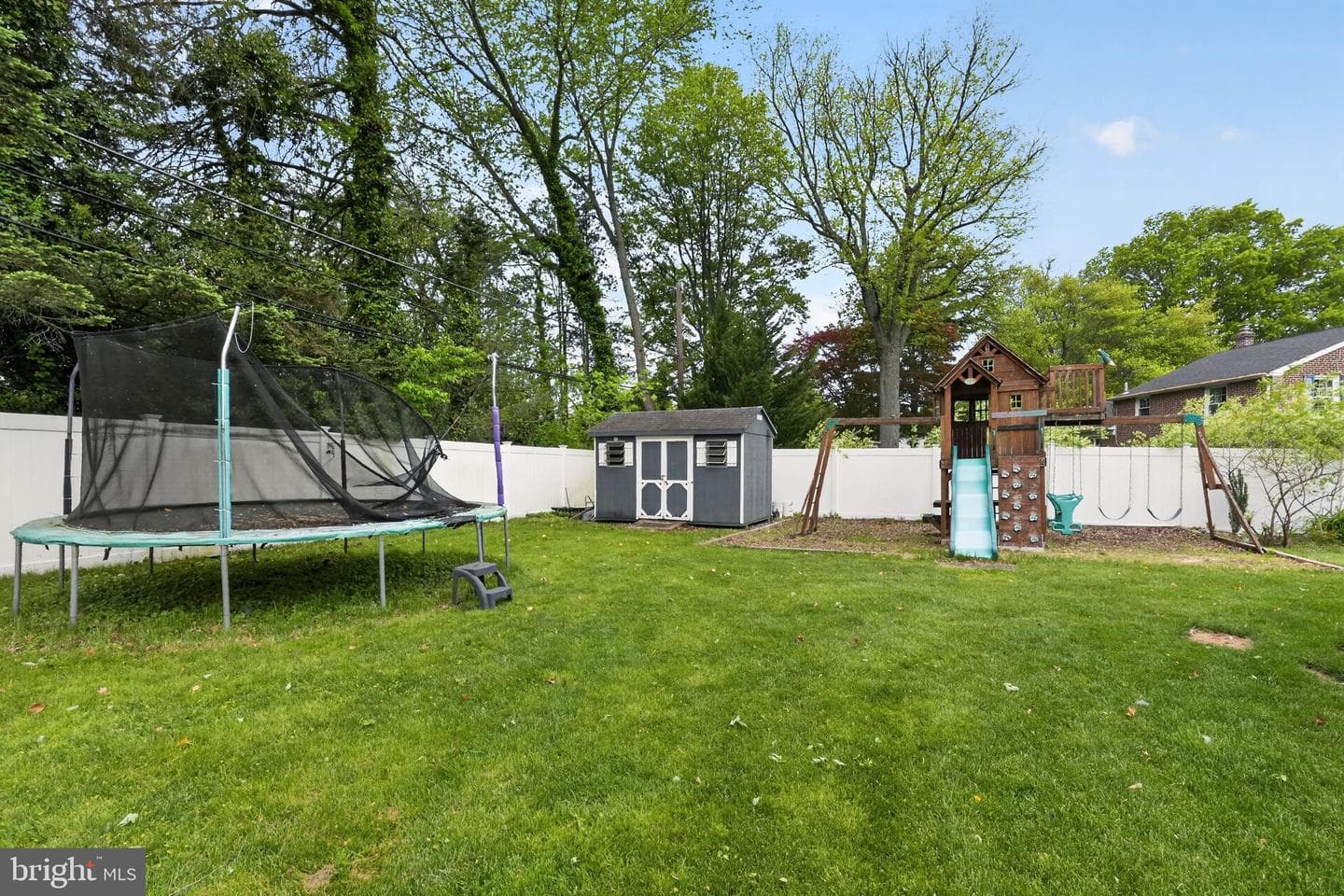 226 Canterbury Drive photo 36