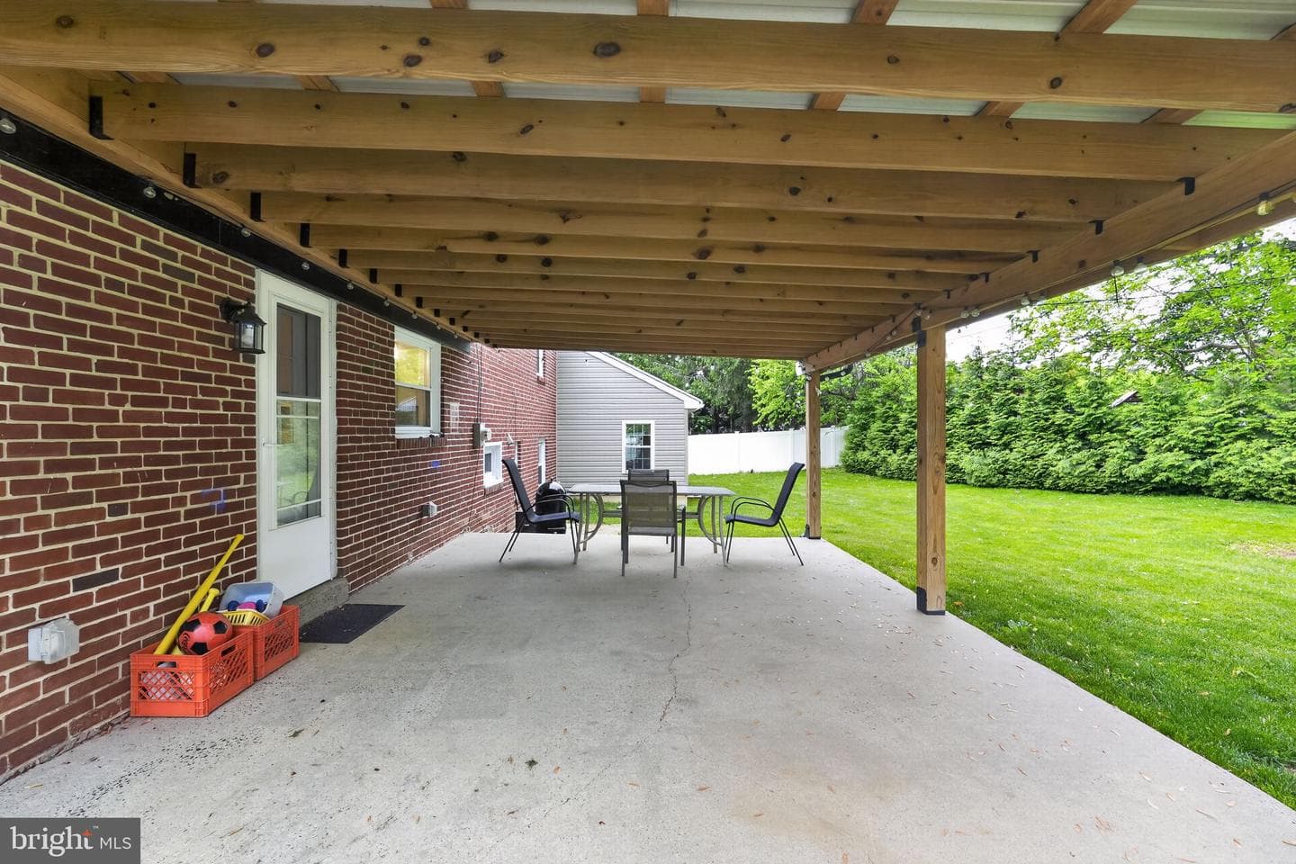 226 Canterbury Drive photo 37