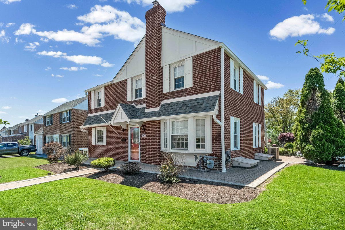 2432 W Chester Pike photo 5