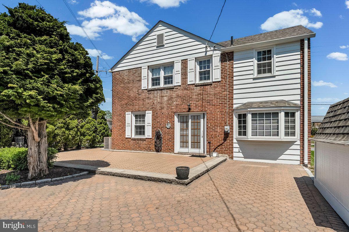 2432 W Chester Pike photo 6