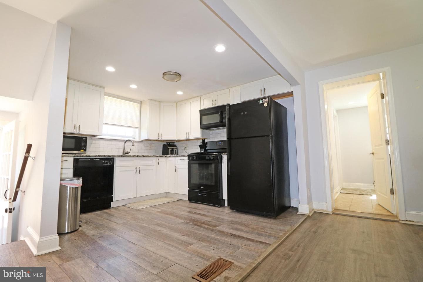 602 W South Avenue photo 16