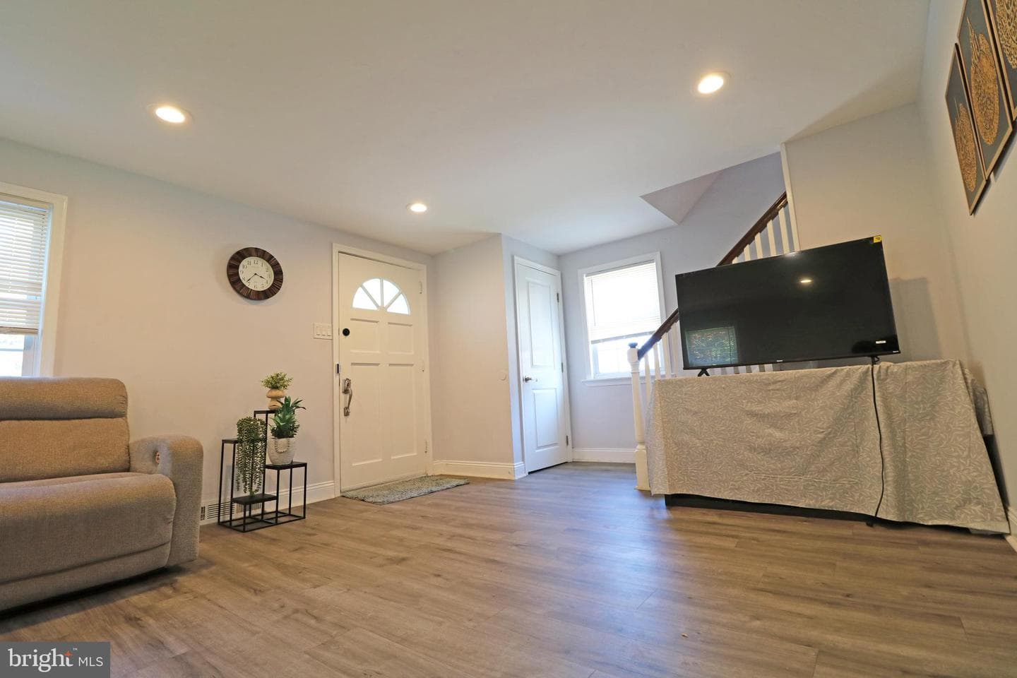 602 W South Avenue photo 7