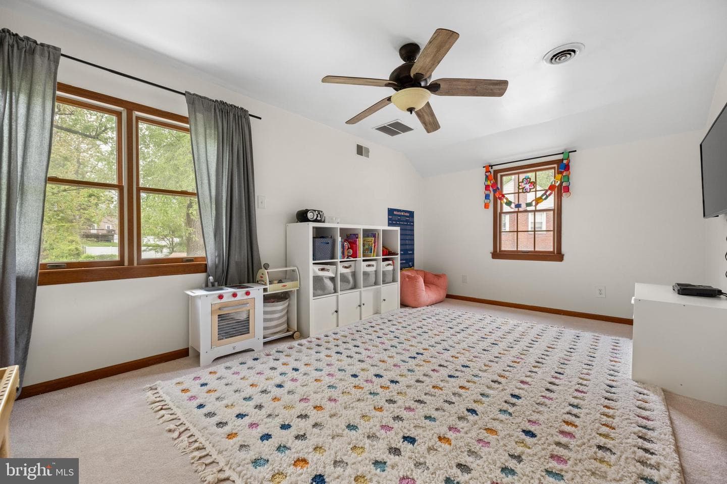 548 Claremont Road photo 25