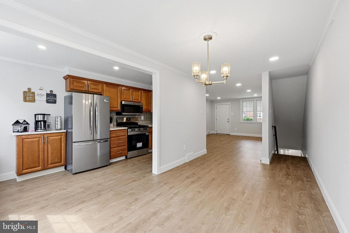 605 Crescent Drive photo 7