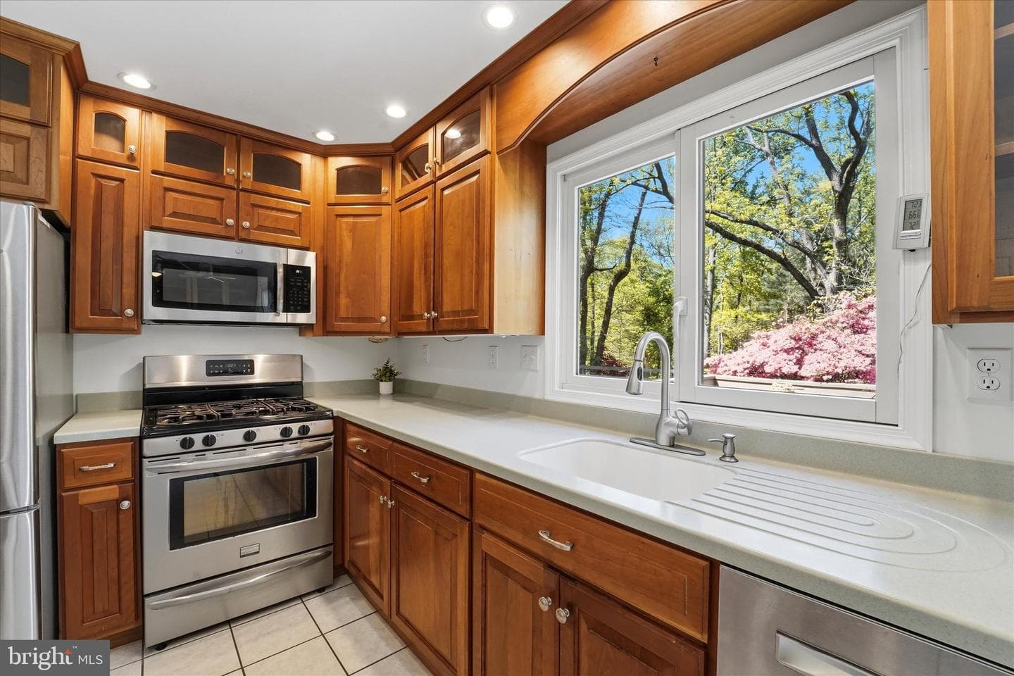 2 Woodbriar Drive photo 13