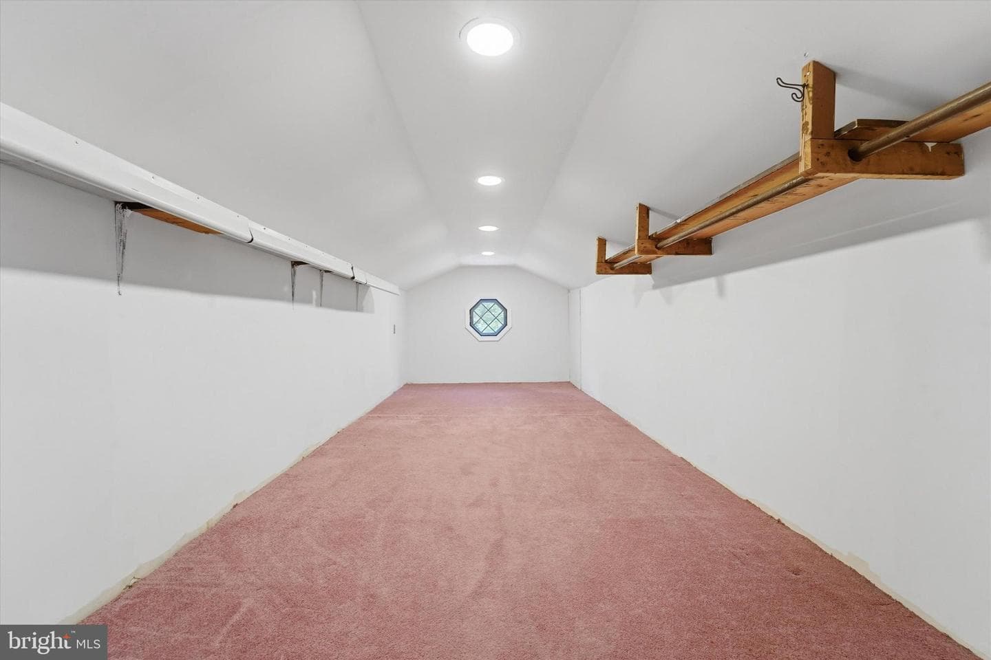 2 Woodbriar Drive photo 31
