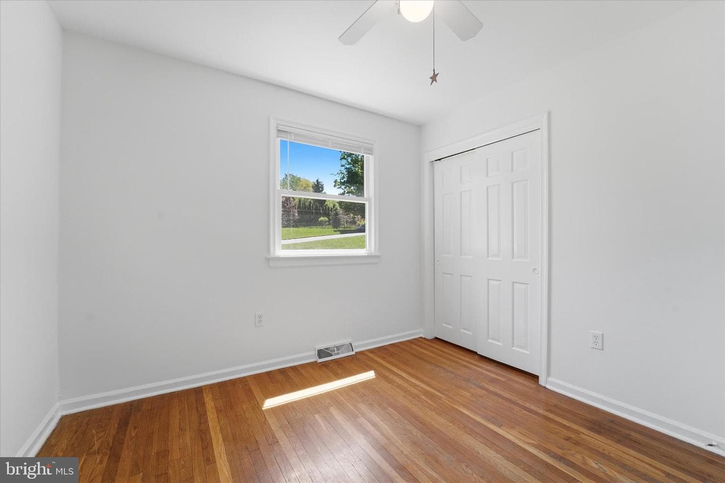 2 Woodbriar Drive photo 37