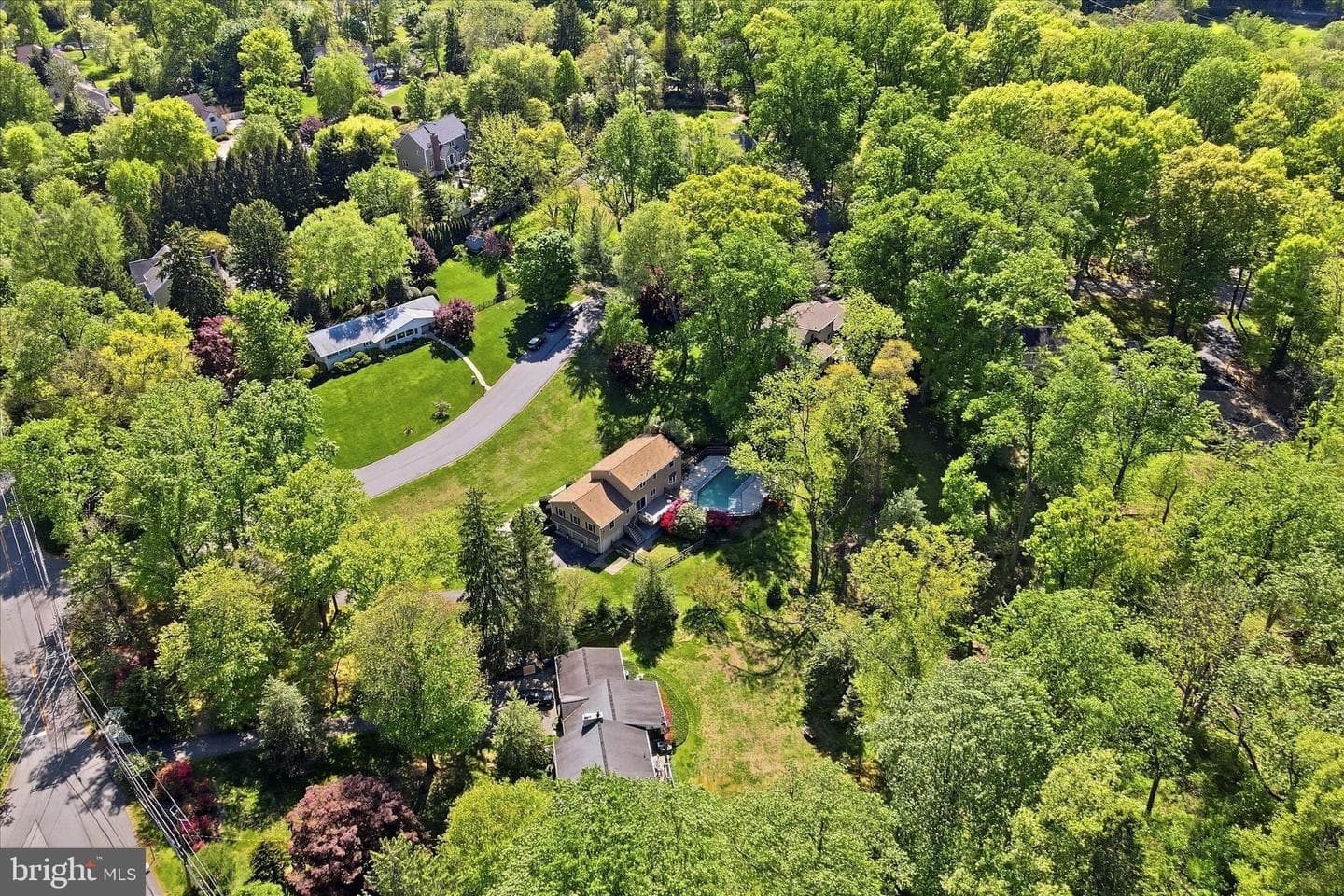 2 Woodbriar Drive photo 52