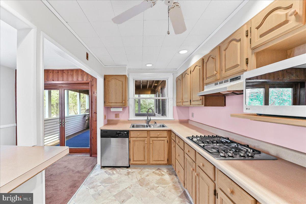 302 Lakeview Drive photo 13