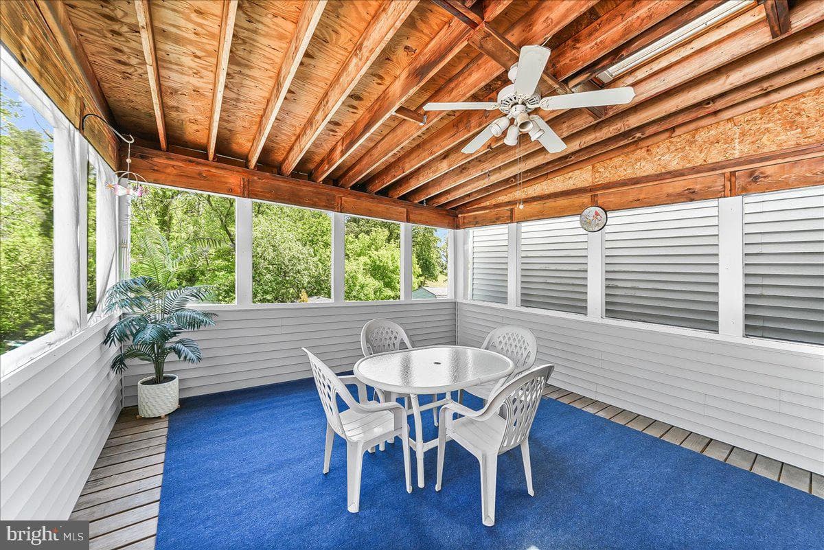 302 Lakeview Drive photo 14