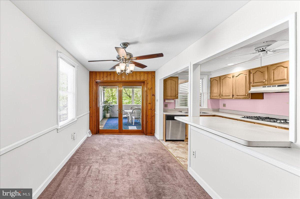 302 Lakeview Drive photo 9