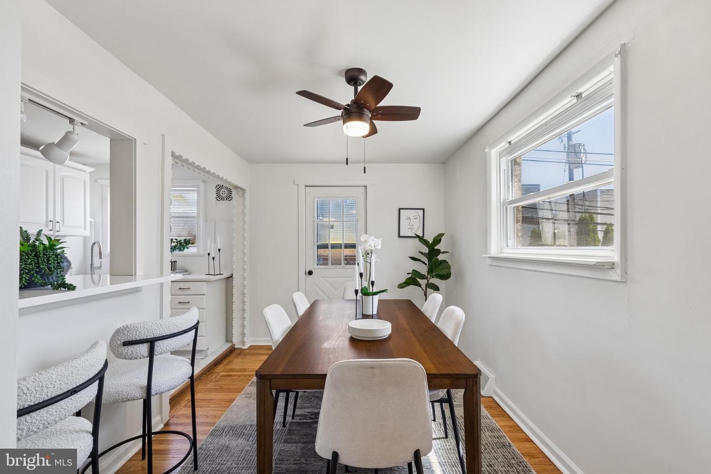 819 Grant Road photo 6