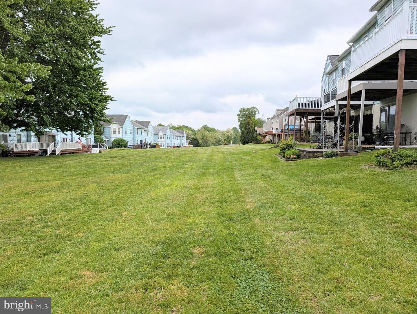 552 Applewood Court photo 35