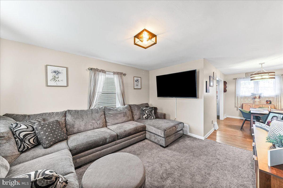 408 Carlisle Avenue photo 4