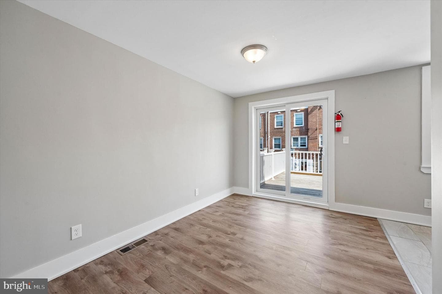 306 Pine Street photo 8