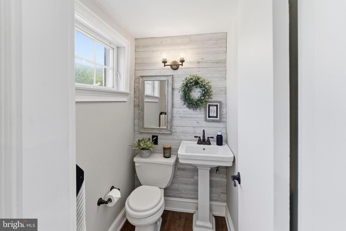 447 Maddock Road photo 32