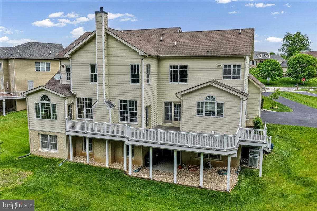 13 Evergreen Place photo 29
