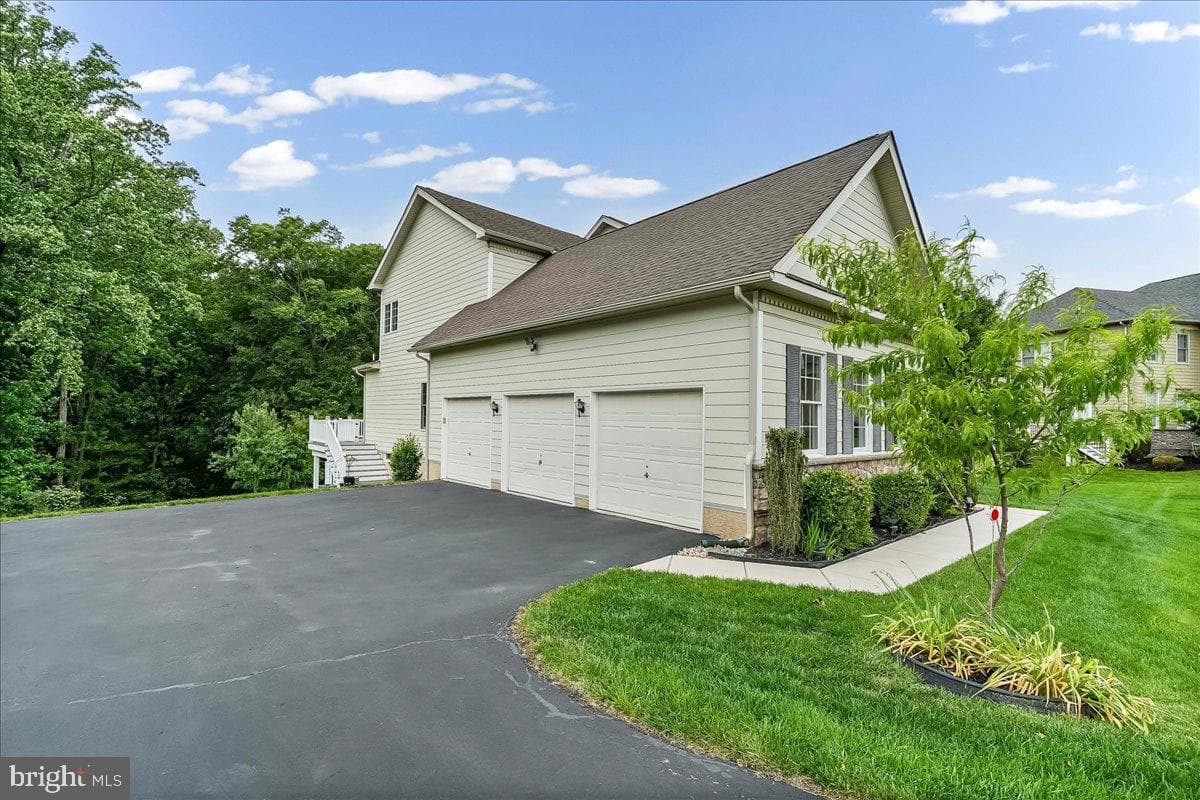 13 Evergreen Place photo 31