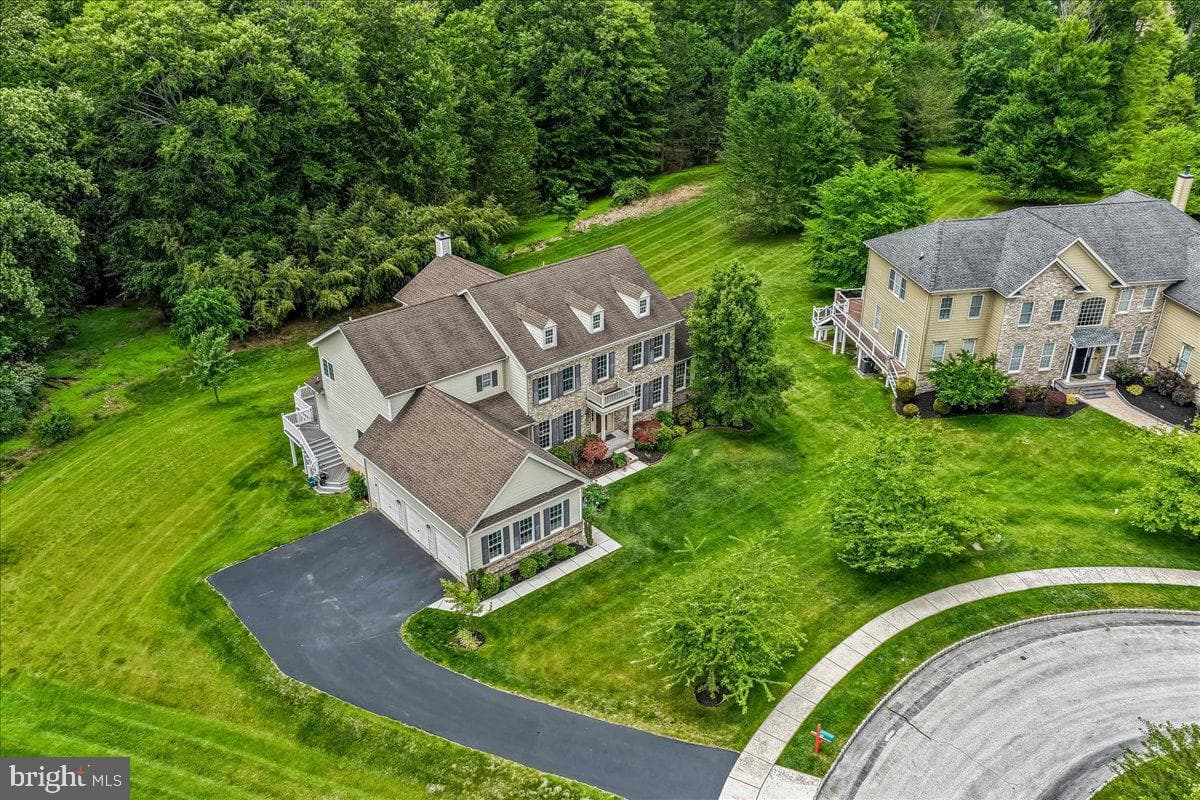 13 Evergreen Place photo 32